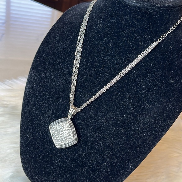 Dual sided statement necklace - Picture 8 of 9